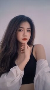 #TTTY 1637	MẪU THÂN DƯỚI GỐC CÂY HÒE